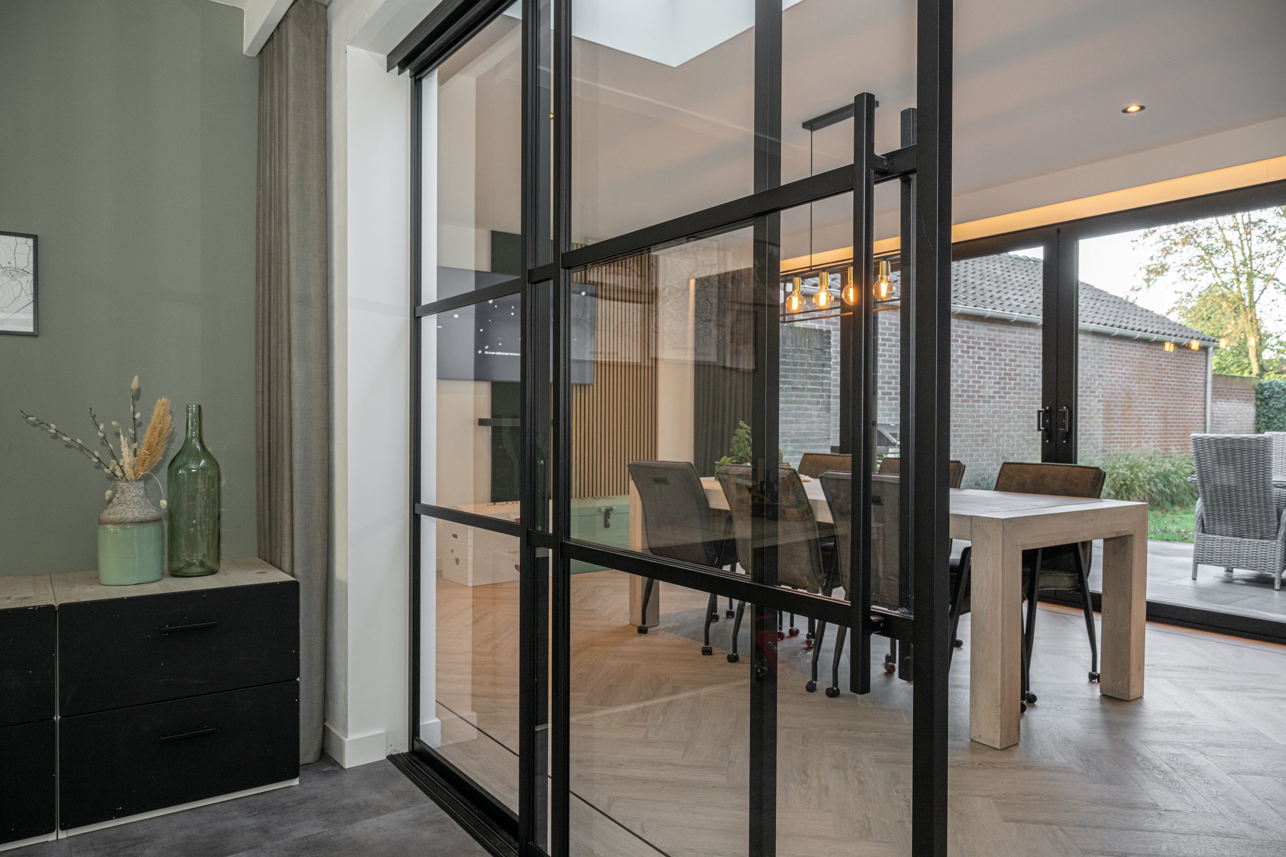 Tip 1: Creëer een zee van licht met glasdeuren